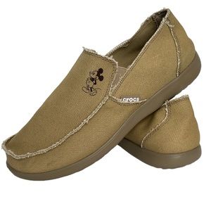 🆕 NWOT Crocs Santa Cruz Canvas Slip-on Khaki Loafer Mickey Mouse Men’s Size 12